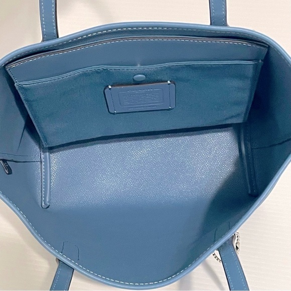 NWT Coach Small City Tote In Signature Canvas With Horse And Sleigh - Picture 5 of 8